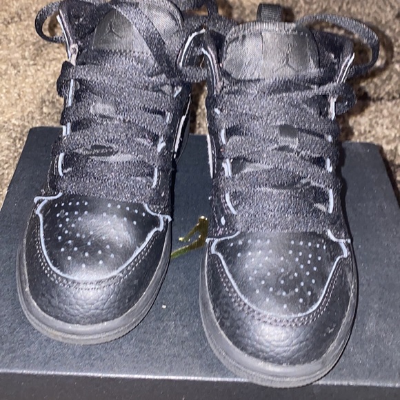 BLACK JORDAN 1 mid. - Picture 3 of 3